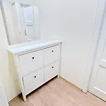 Spacious Apartments For Group Stays - 15 Min From Airport & City Center, 5 Min From Vienna Main-Bus Station Ez11