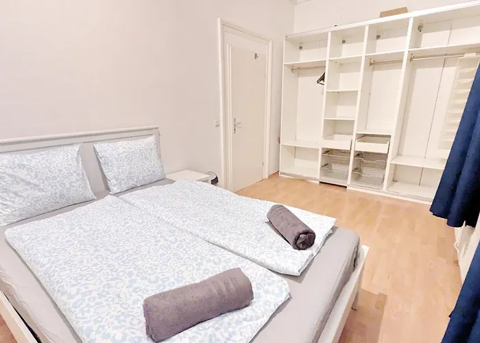 Spacious Apartments For Group Stays - 15 Min From Airport & City Center, 5 Min From Vienna Main-Bus Station Ez11