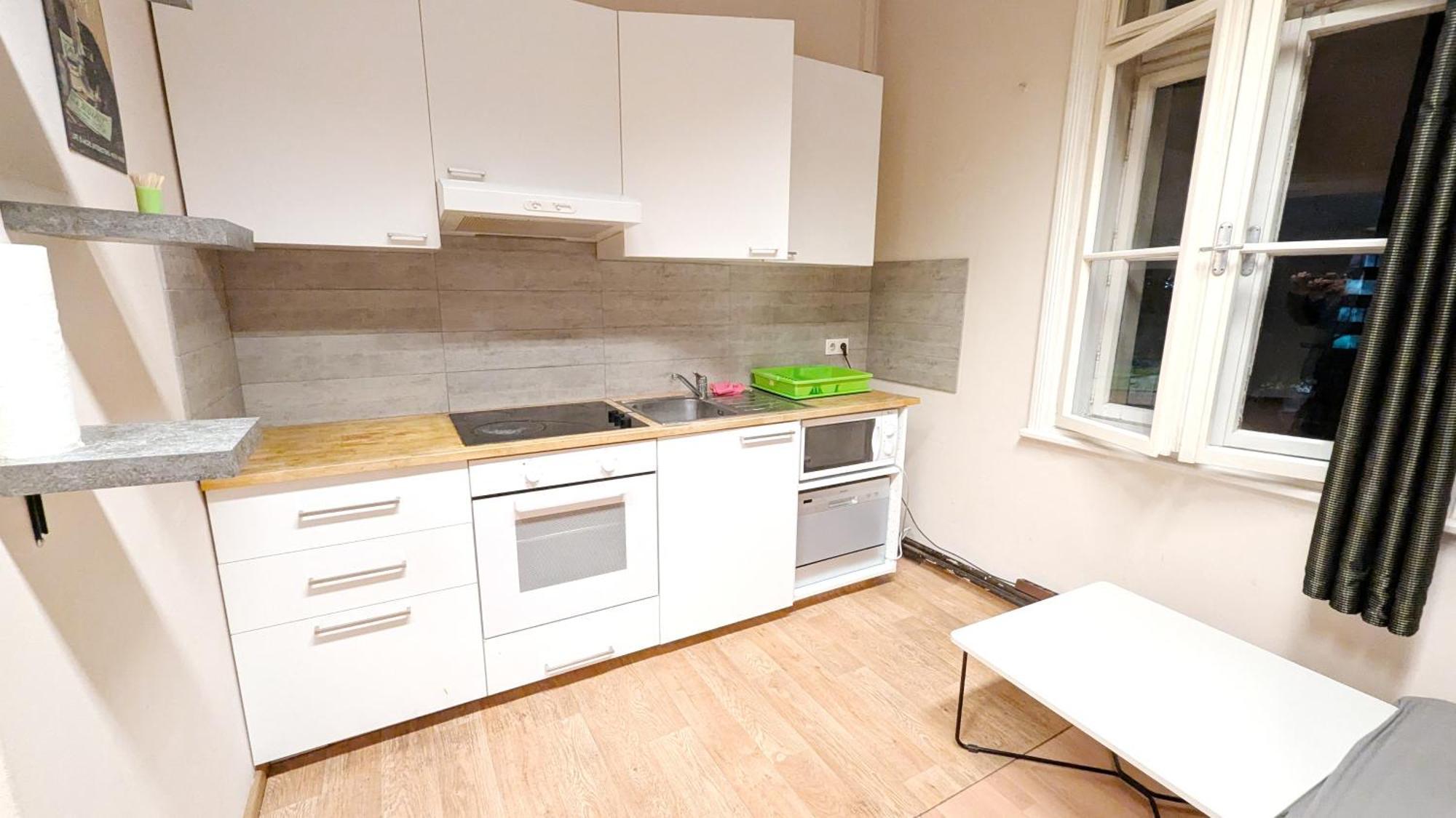 Spacious For Group - 15 Min From Airport & Center, 5 Min From Main-bus Station Ez11 Apartamento *
